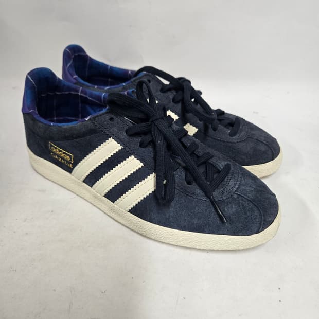 아디다스 가젤 네이비 스웨이드 220