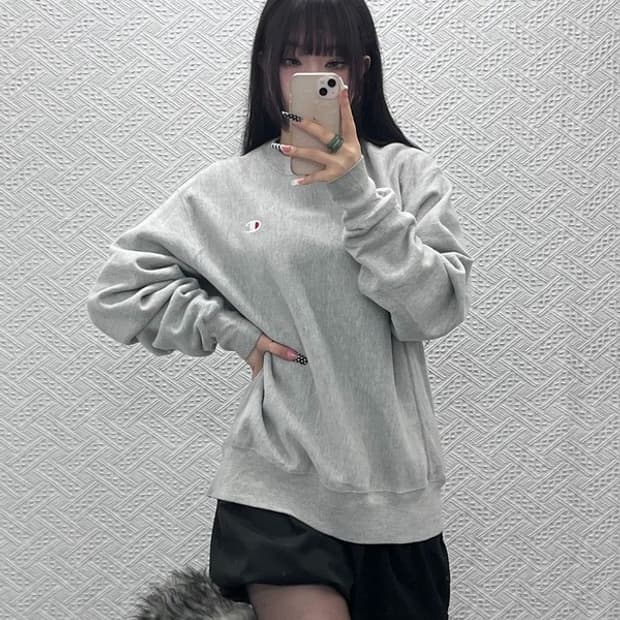 챔피온 리버스위브 모던 캐주얼 자수로고 맨투맨 M C10542