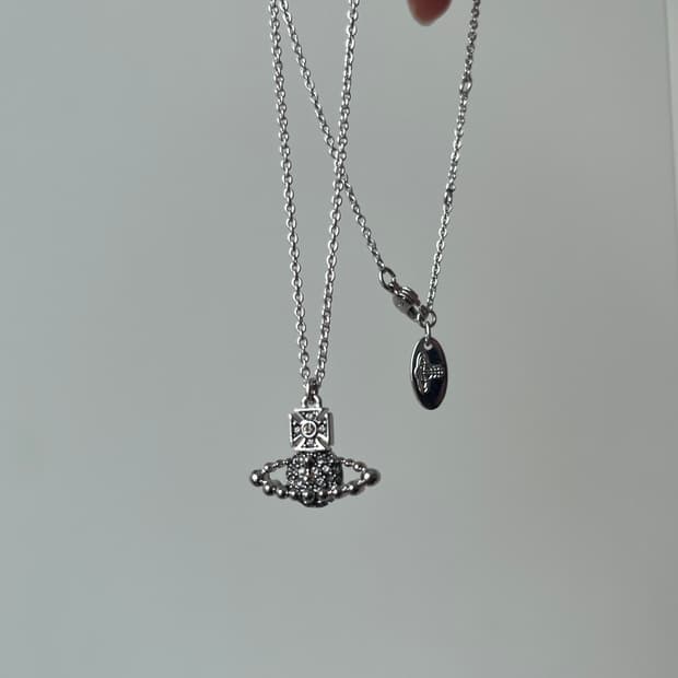 비비안 웨스트우드 미니 바스 릴리프 목걸이 실버