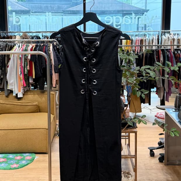 띠어리 블랙 케셸 레이스업 슬리브리스 원피스 