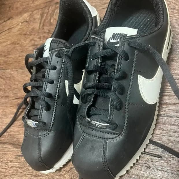 정품나이키 흰검 코르테즈 225 최상급