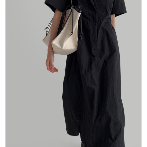 라룸 오픈원피스 블랙