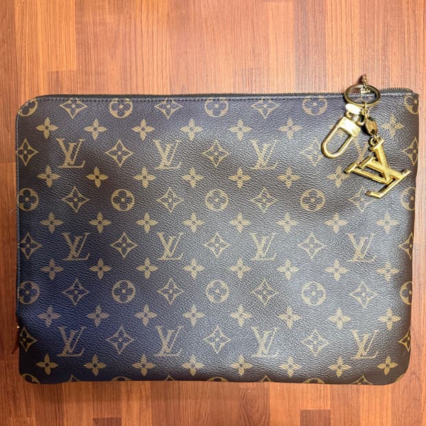 루이비통 모노그램 클러치 MM