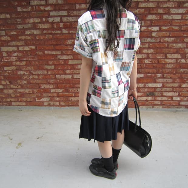 스플렌디드 새티스팩션 반팔 셔츠 패치워크 배색 포켓 디테일 아이보리