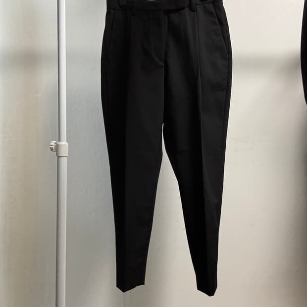 새상품) 노이어 울 원 턱 릴렉스 슬랙스 (블랙) 48size