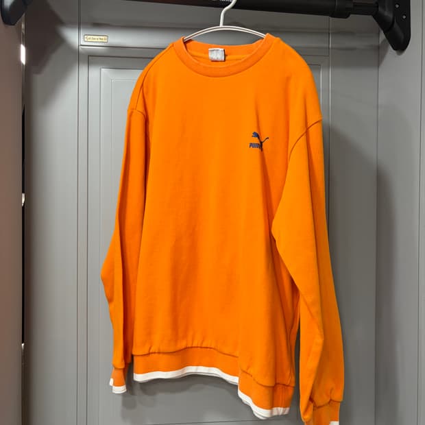 퓨마 오렌지 레이어드 맨투맨