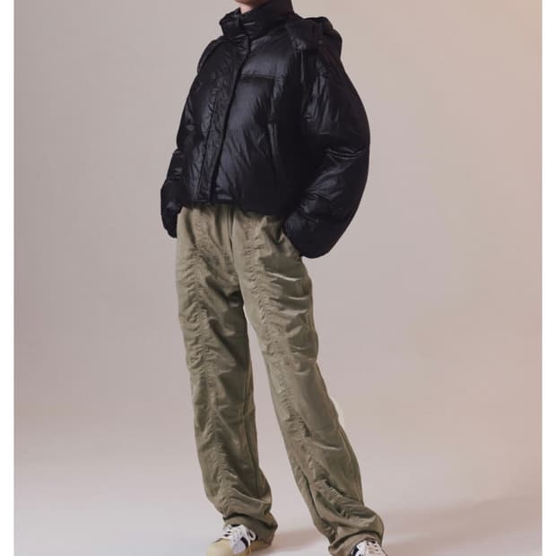 인사일런스우먼 크롭 후디드 패딩