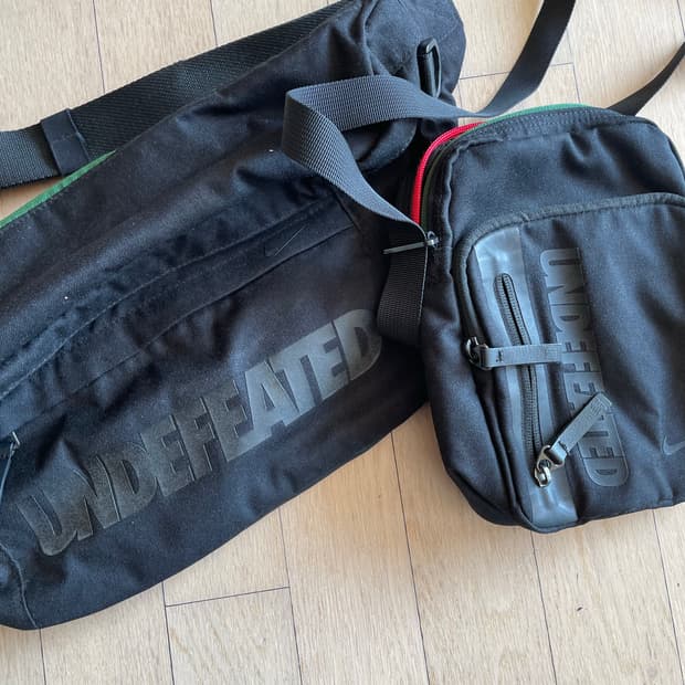 나이키 x 언디핏 메신저백