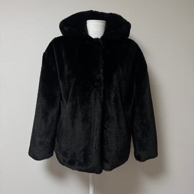 자라) 블랙 후드 퍼 자켓