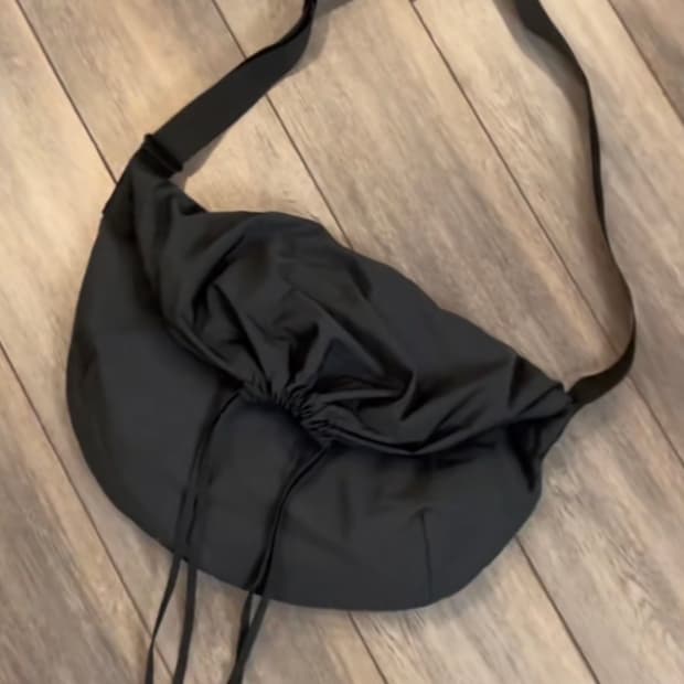 유니클로 크로스백