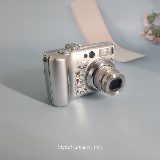 니콘 쿨픽스 5900 디카 (빈티지 카메라)