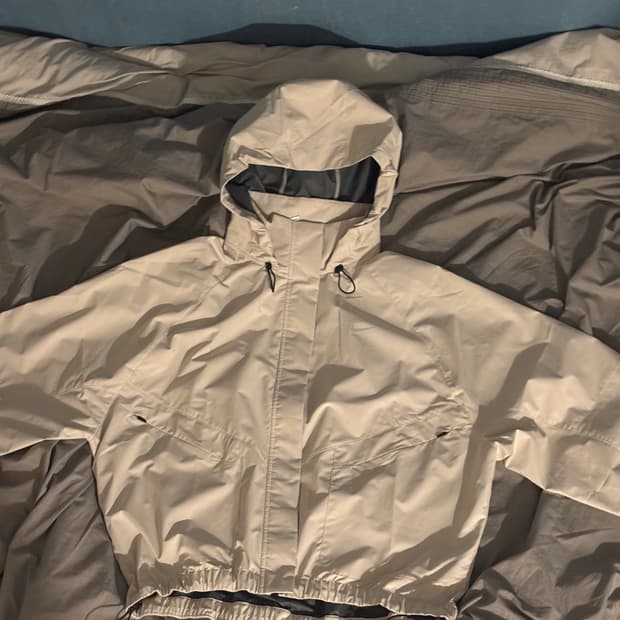 나이키 스톰 핏 스위프트 바람막이 (W) L