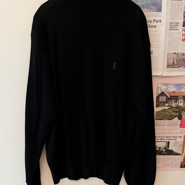 입생로랑 목폴라 니트