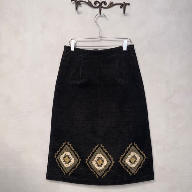 Black corduroy ethnic crochet detail sk