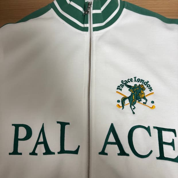 Palace geezer zip funnel 사이즈 M