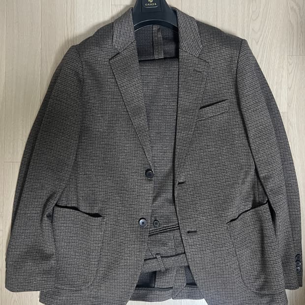 유니클로 컴포트2B재킷/스마트앵클팬츠 셋업