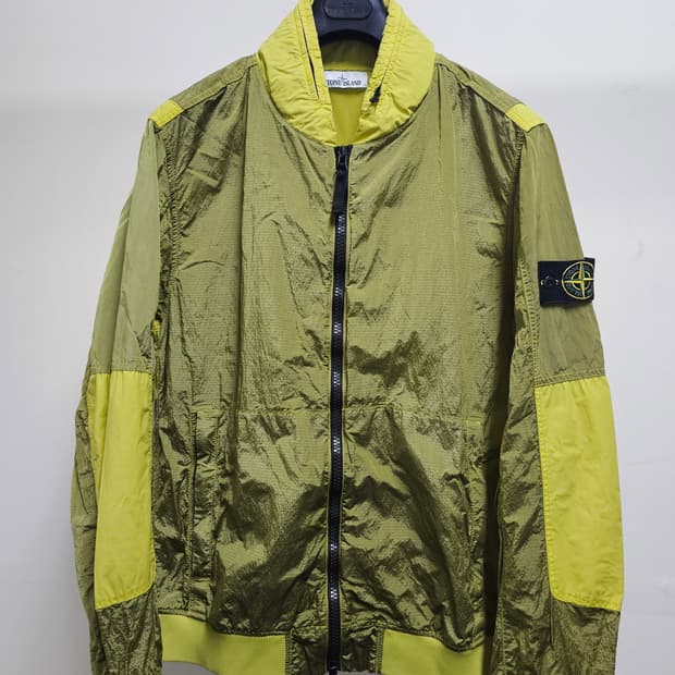 스톤아일랜드 NYLON METAL WATRO RIPSTOP 자켓