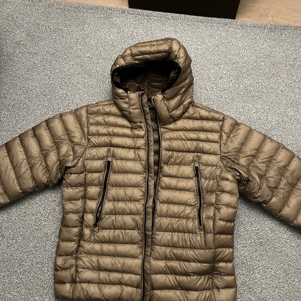 무신사 스탠다드 시티레저 경량패딩 머드베이지 M