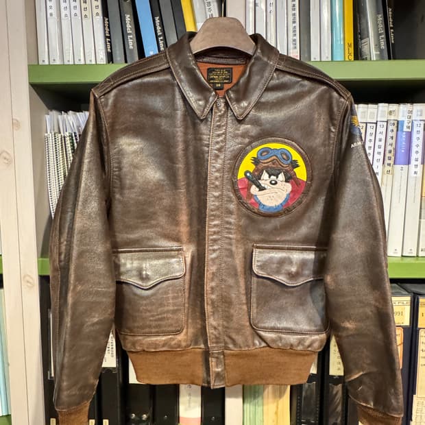 이스트먄 A-2 호스레더 재킷