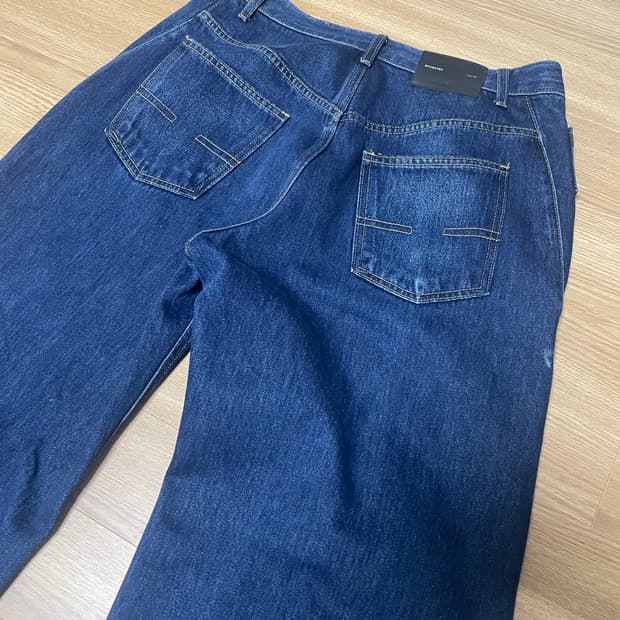 [L] 에피센터 투어리스트 TILT JEAN