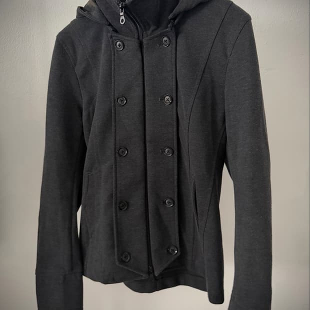 Hideaways napoleon jacket