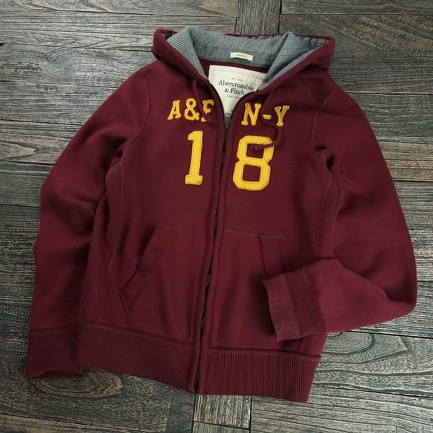 [아베크롬비] Y2K 빈티지 로고 패치 후드 집업 버건디 M18947