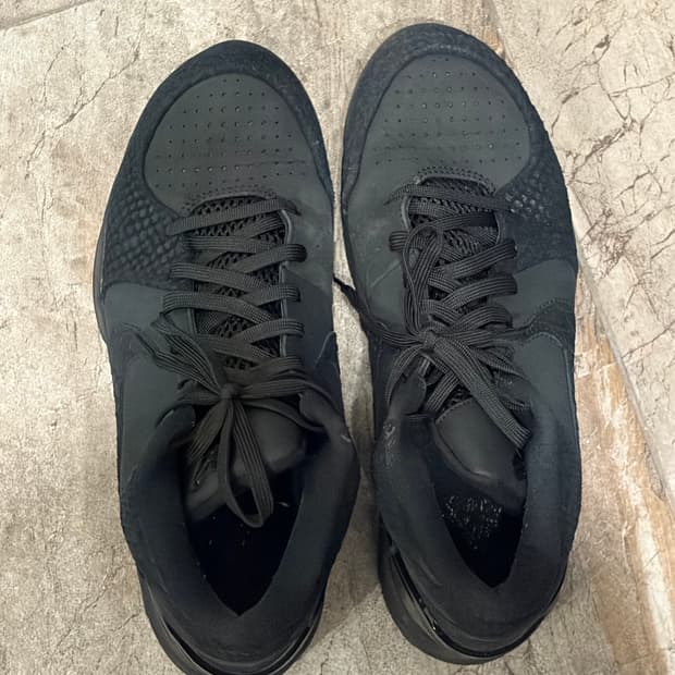 코비4 285 유니버시티 블랙 판매