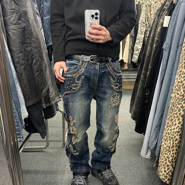 38) Cloud 72 스컬 자수 y2k 데님팬츠