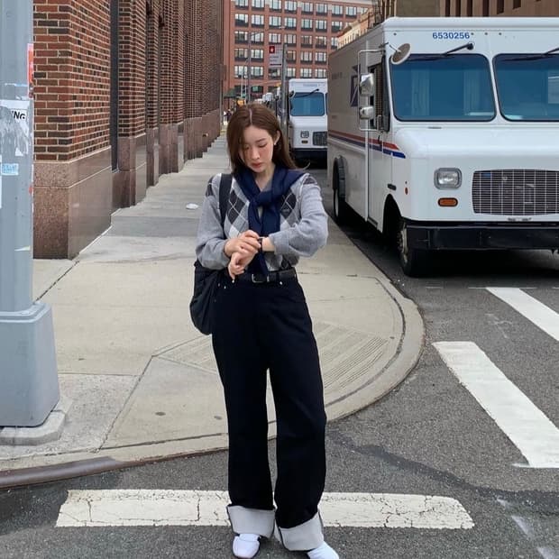 그로브스토어 ARGYLE V-NECK KNIT (차정원님 착용)
