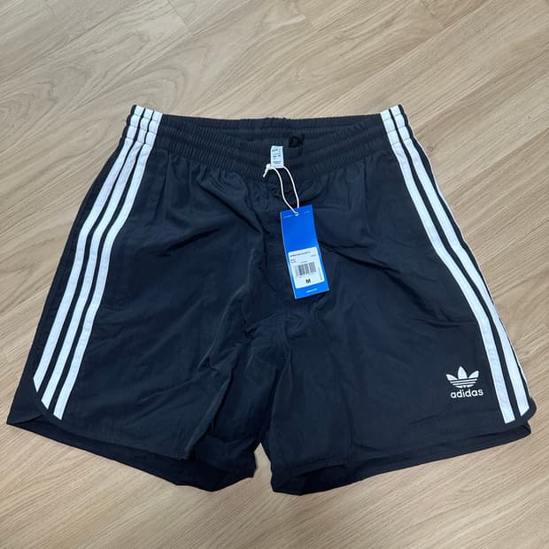 아디다스 스프린터 쇼츠 반바지 블랙 M 사이즈 새제품 런닝