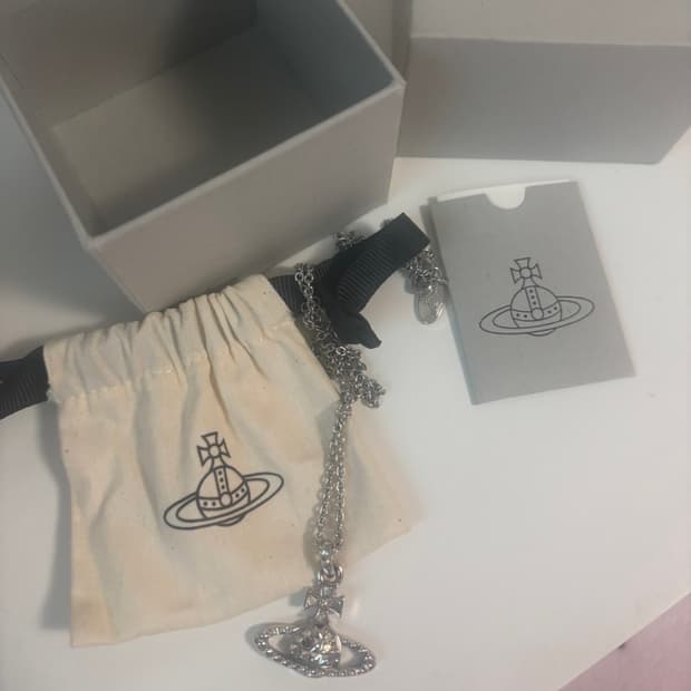 비비안웨스트우드 목걸이 바스 릴리프