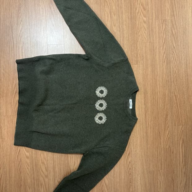 999휴머니티 로고 크루넥 니트