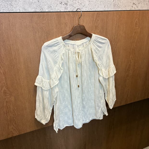 빈티지 블라우스 7부 프릴 스모크 디테일 아이보리 k327