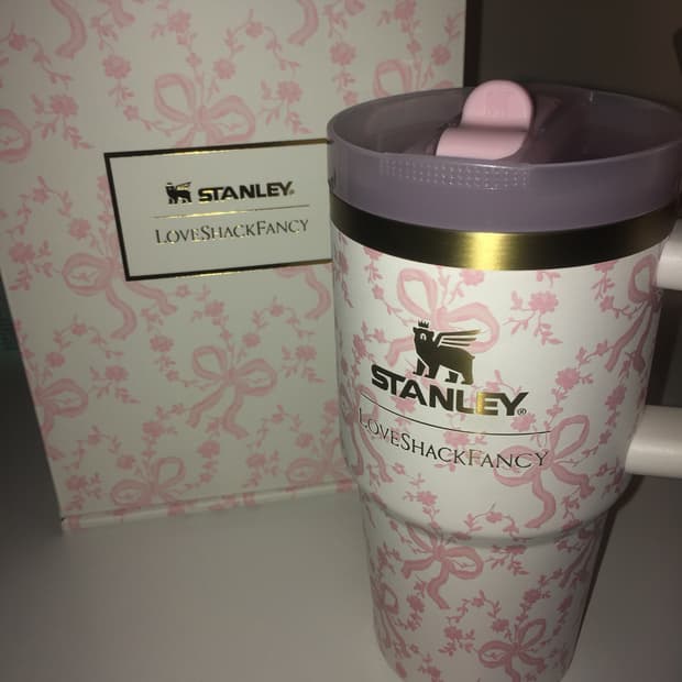 스탠리 한정판 러브쉐이크팬시 591ml 새상품 박스그대로 오픈x