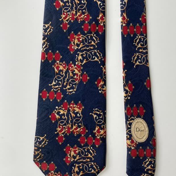 크리스찬디올무슈 넥타이