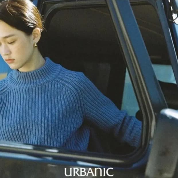 얼바닉30(URBANIC30) 카를로 니트 스톤블루