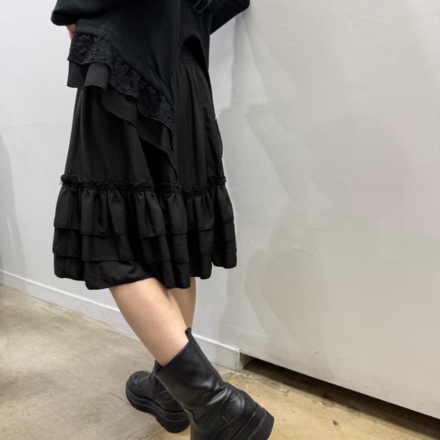 오즈온 고딕 밴딩 디테일 프릴 스커트