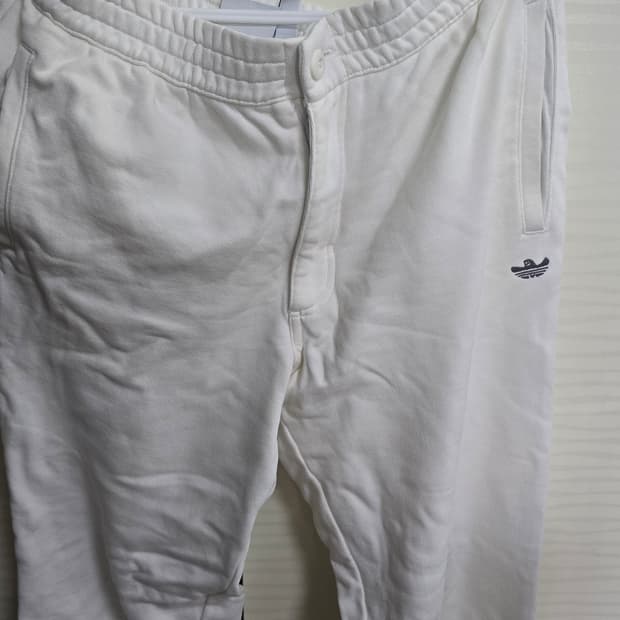 아디다스 마크 곤잘레스 콜라보 오프화이트