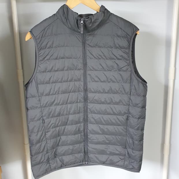 유니클로 경량 패딩 조끼