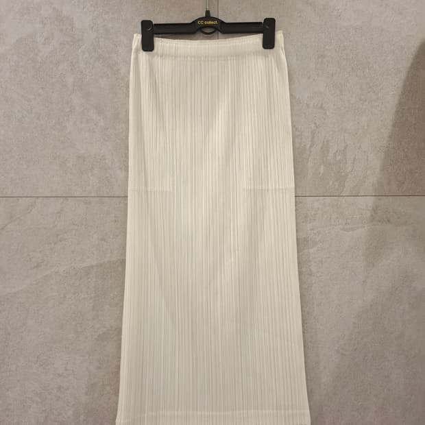 플리츠플리즈 24년 7월 시커보텀1 오프화이트