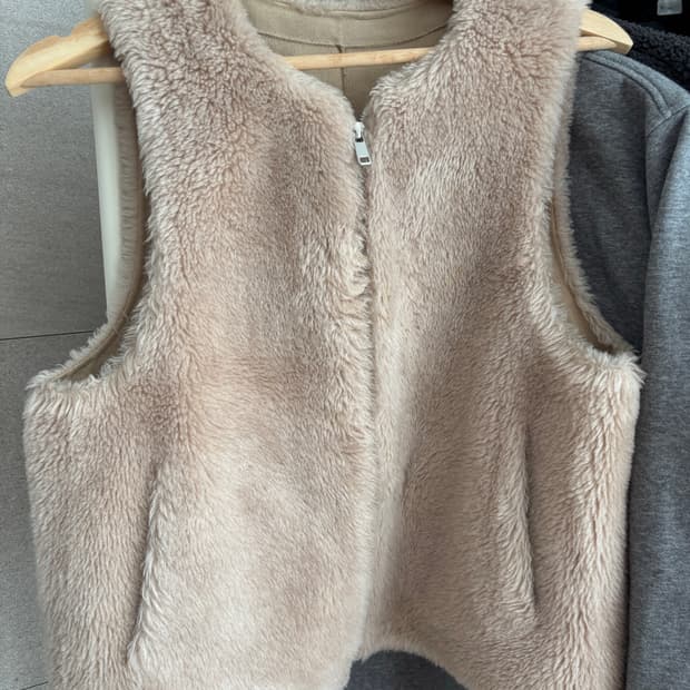 호주산 양털조끼