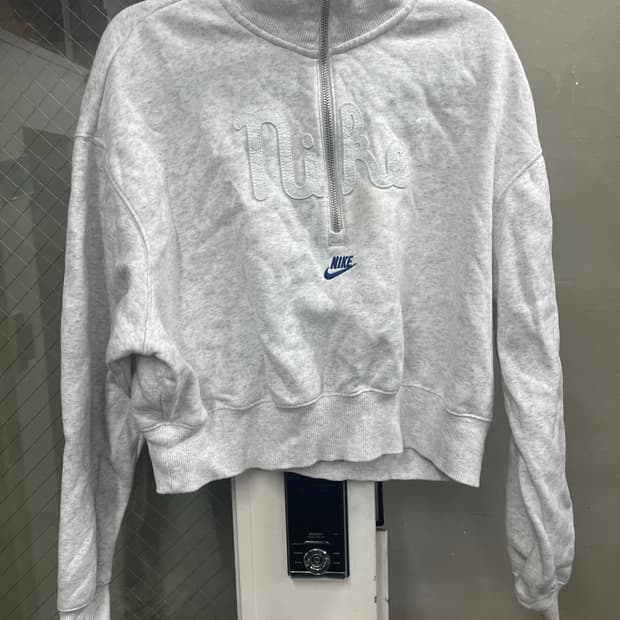 나이키 스우시 하프 집업 맨투맨 그레이 크롭L