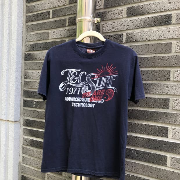 tc surf graphic tee