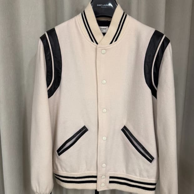 생로랑 22FW 테디 화이트 자켓 52