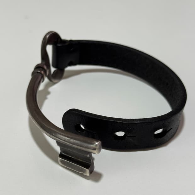 마르지엘라 열쇠팔찌