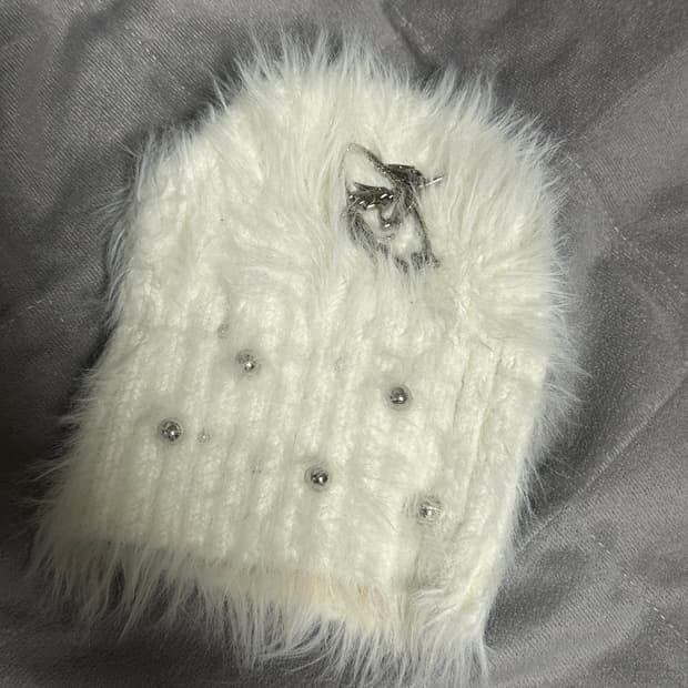 Tus 메탈로고 비니 화이트 팝니다