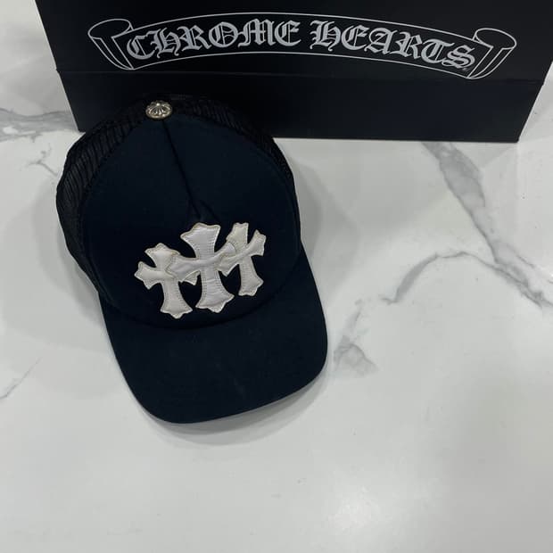 크롬하츠 트리플 패치 트러커 햇