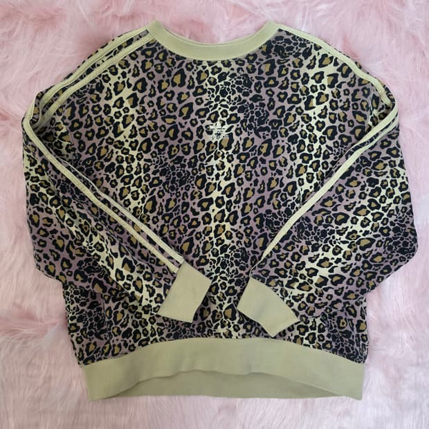 Adidas Leopard T

아디다스 레오파드 맨투맨 티

