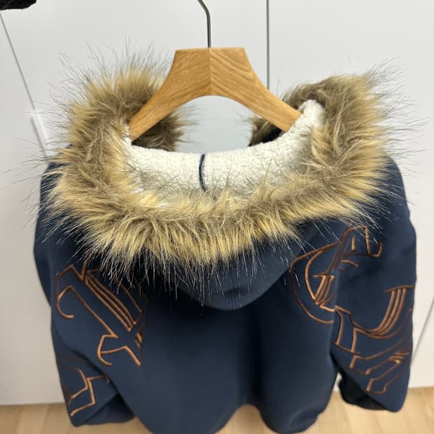 슈프림 포우 퍼 후드집업 네이비 급처