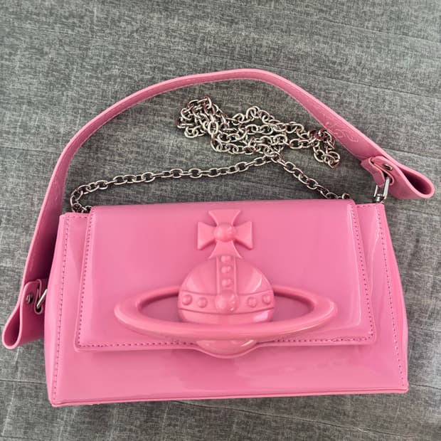 비비안웨스트우드 페이던트 헤이즐백 미디움